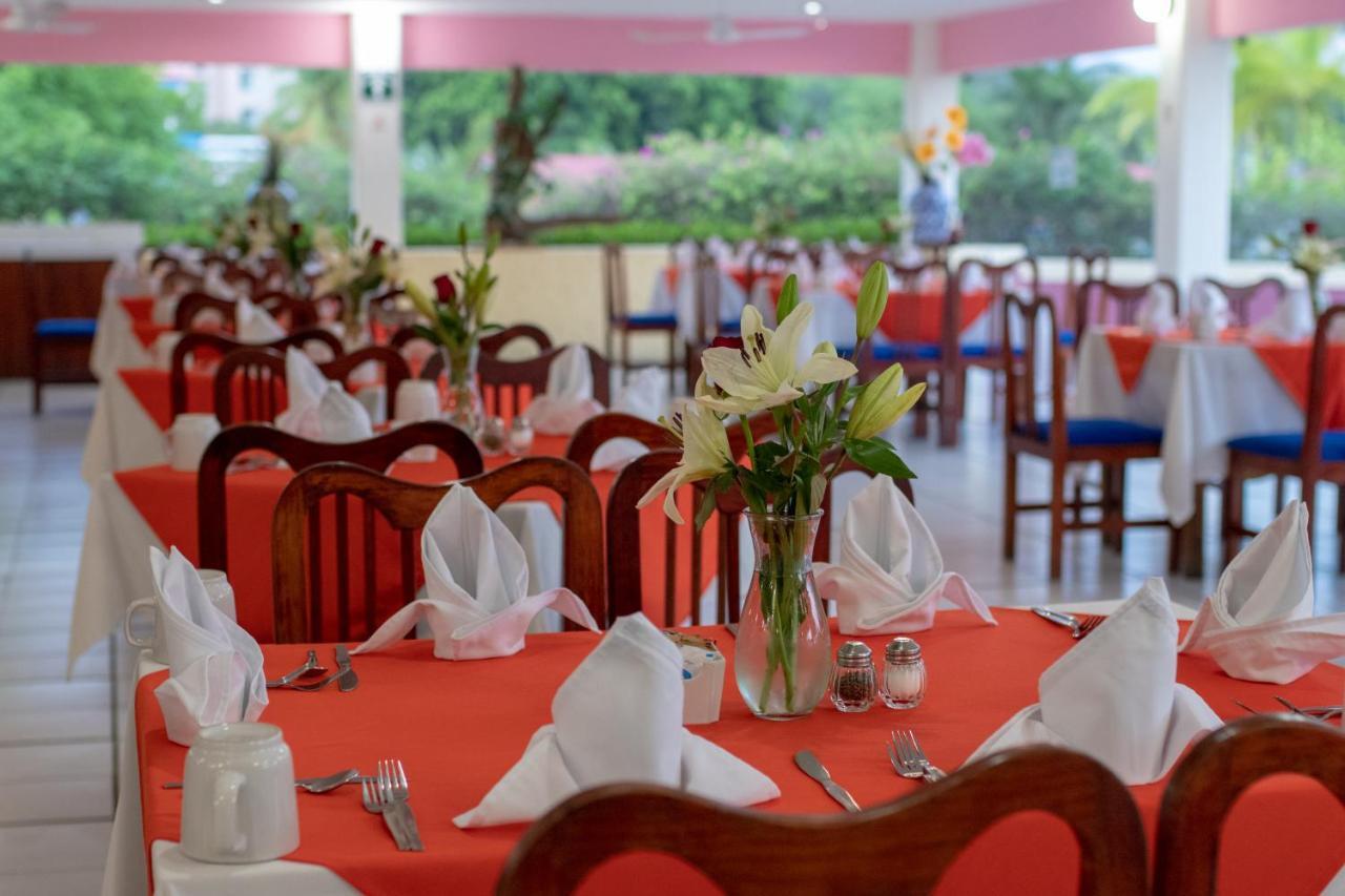 Qualton Club Ixtapa All Inclusive Eksteriør bilde